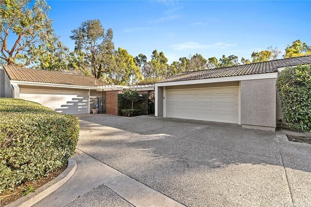 Building Photo - 53 Rocky Knoll
