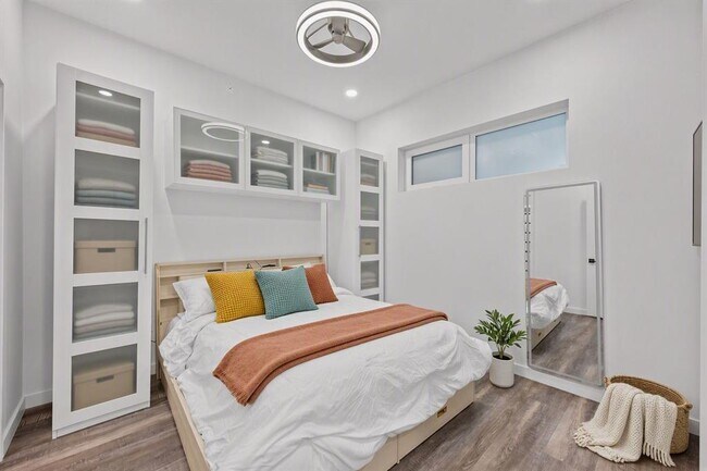 Foto del edificio - 4004 Banister Ln