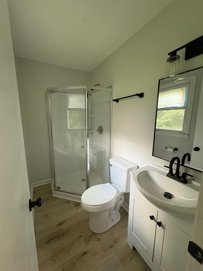 Building Photo - ? For Rent – Newly Renovated 3BR/2BA Home ...
