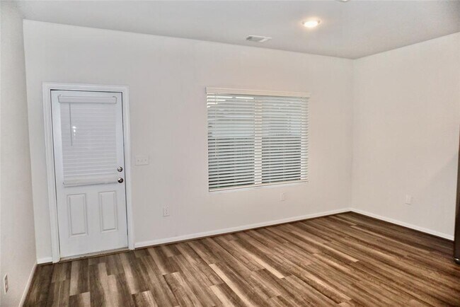 Foto del edificio - 210 Bent Creek Dr