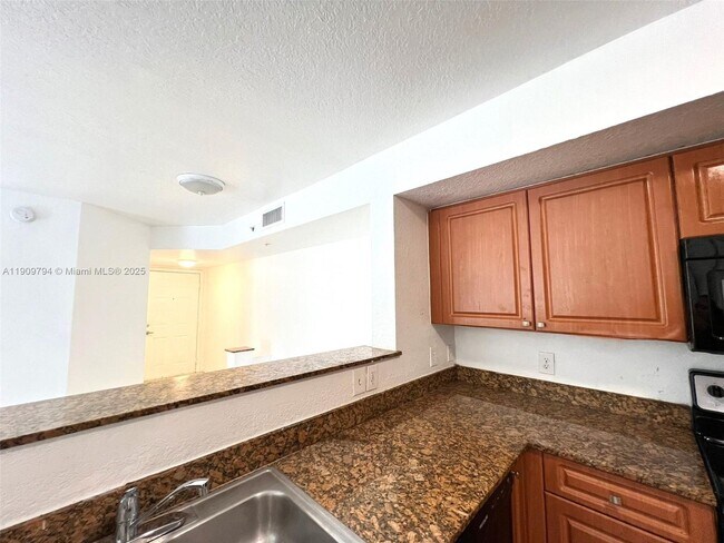 Foto del edificio - 13820 NE 3rd Ct