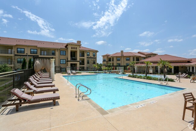 Piscina - Creekside on Parmer Lane