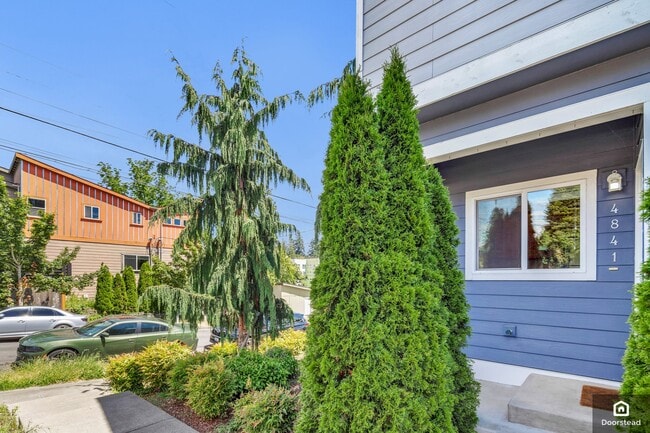 Building Photo - 4841 S Chicago St