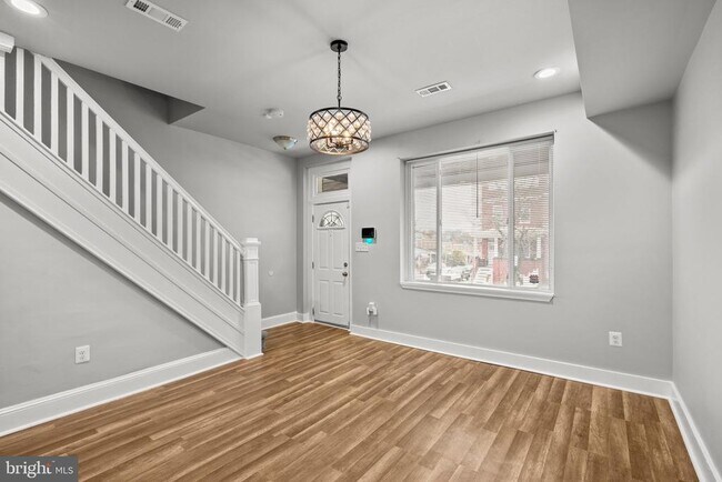 Building Photo - 3962 Wilsby Ave