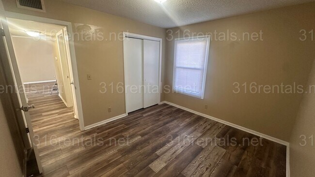 Foto del edificio - $800 - 2 bed 1 bath - Apartment