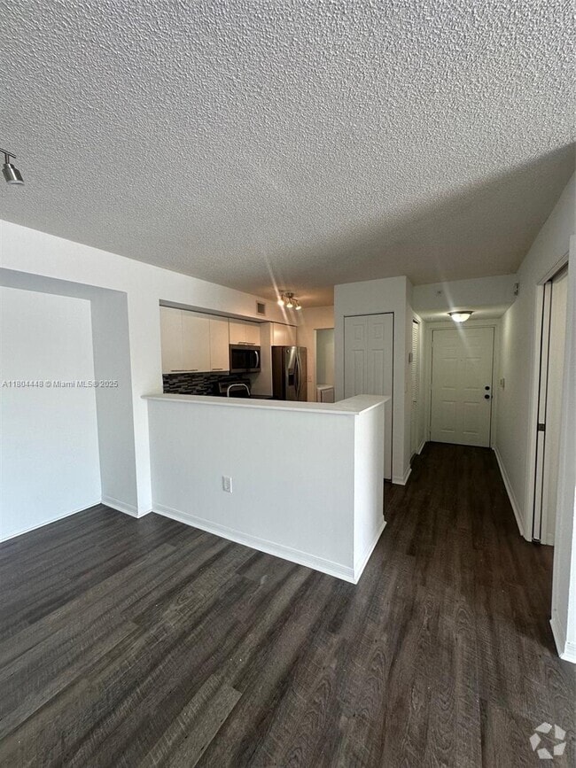 Building Photo - 577 SW 111th Ln