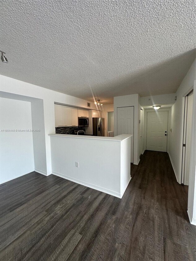 Foto principal - 577 SW 111th Ln