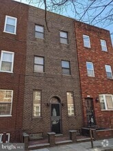 Building Photo - 720 League St