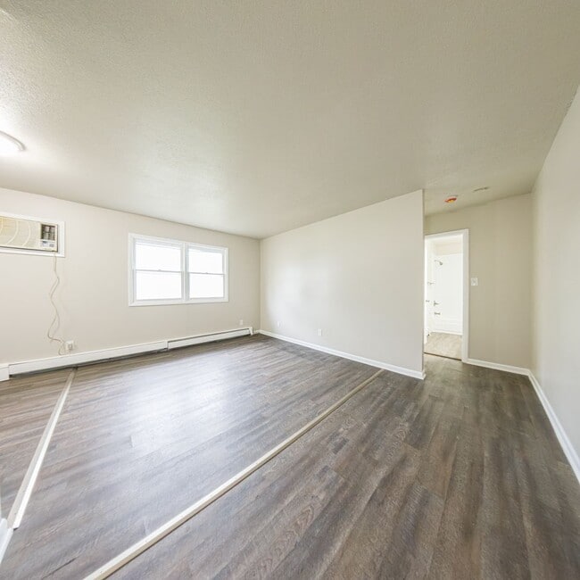 Foto del edificio - 104 2nd St NW