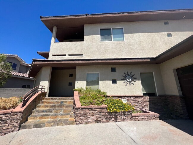 Foto del edificio - 5 Bedroom 3 bath Custom Home!