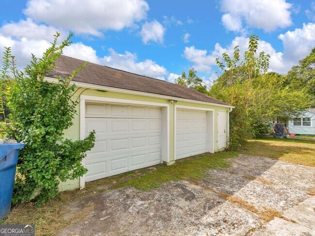 Foto del edificio - 652 Mozley Dr SE