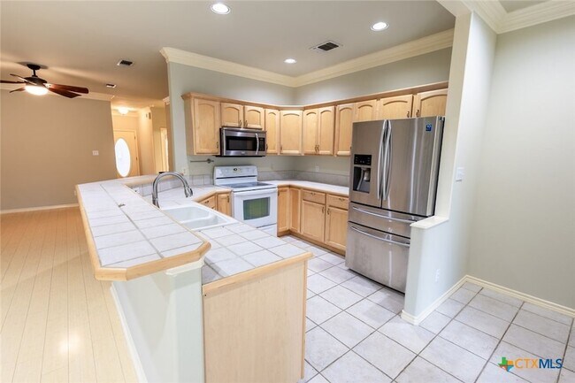 Foto del edificio - 605 Burleson St