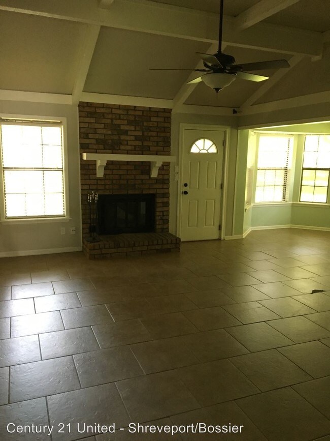 Building Photo - 3403 Woodvine Cir