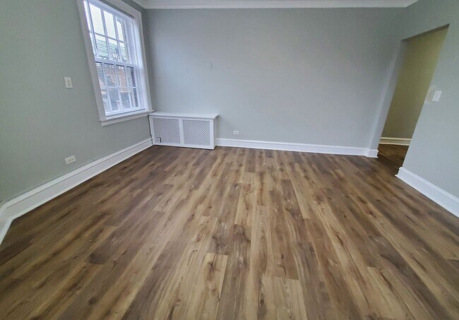 Building Photo - Downtown Glencoe - Huge 2-Bdrm / 1-bath – ...