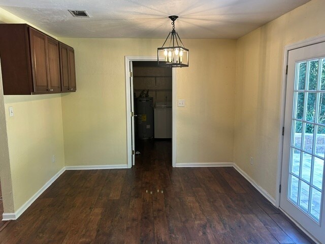 Foto del edificio - 2128 Little River Ln