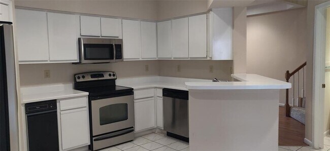 Foto del edificio - 2380 Bering Dr