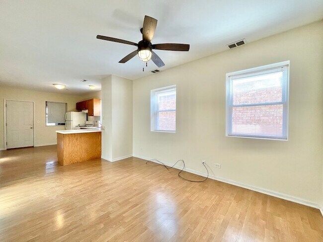 Foto del edificio - 3443 S Union Ave