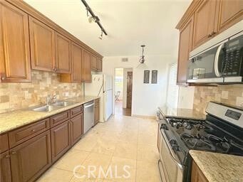 Foto del edificio - 14722 Addison St
