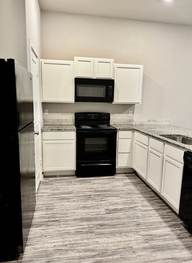 Foto del edificio - 2121 N Avenue J Ave