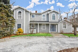 Building Photo - 85 Roton Ave