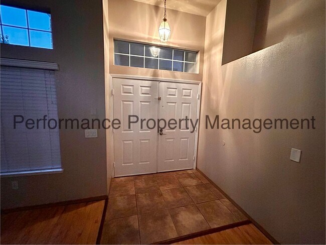 Foto del edificio - Stunning 4 Bed/3 Bath Home in SW Bakersfield w/ RBP & $0 Deposit Option