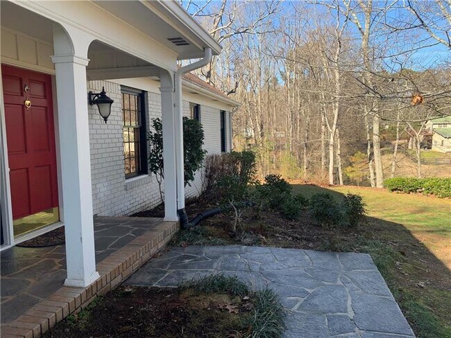 Building Photo - 16660 Hopewell Rd