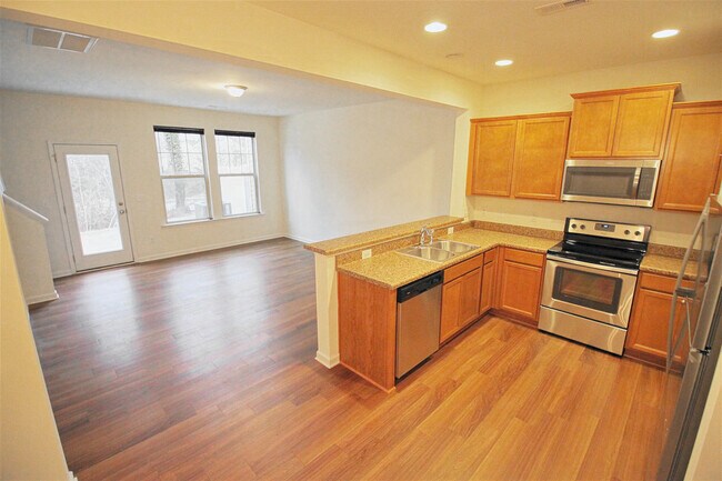 Foto del edificio - 753 Maypearl Ln