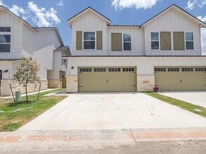 Building Photo - 206 Topaz Dr