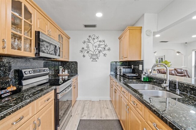 Building Photo - 11914 SW 125th Pl