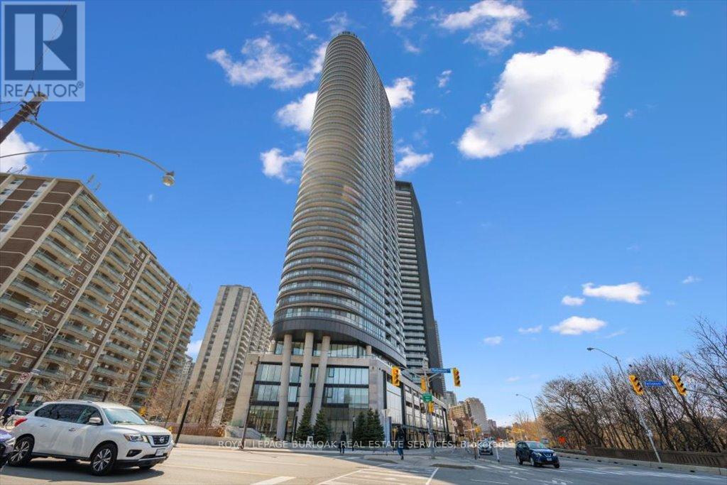 Photo principale - 585-2585 Bloor St E