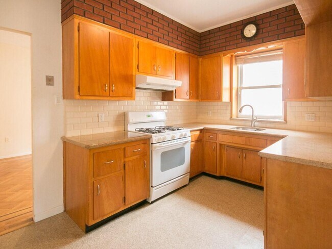 Building Photo - 1231 Bay Ridge Pkwy