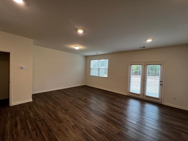 Foto del edificio - Nice 3/2.5 Home in Cartersville- $1,550
