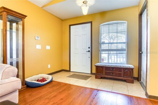 Building Photo - 8225 Summer Wood Ln