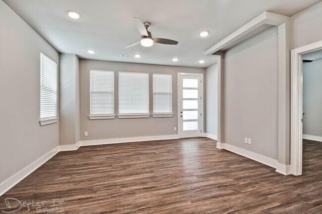 Foto del edificio - 1701 W Deane St