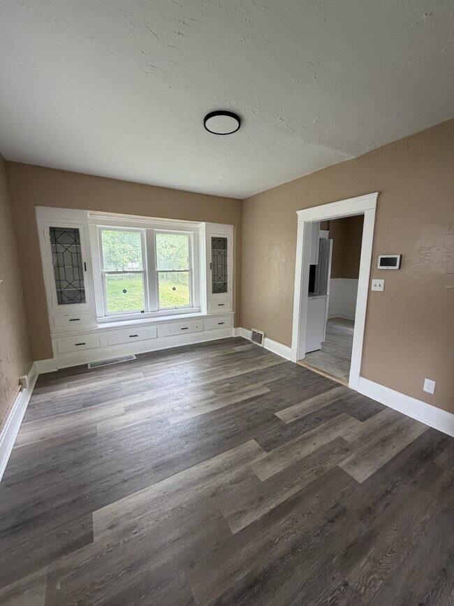 Foto del edificio - 3331 E 145th St