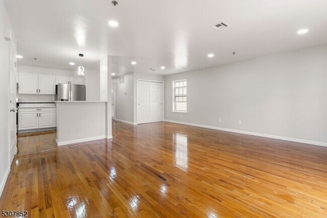 Foto del edificio - 140 Mt Pleasant Ave