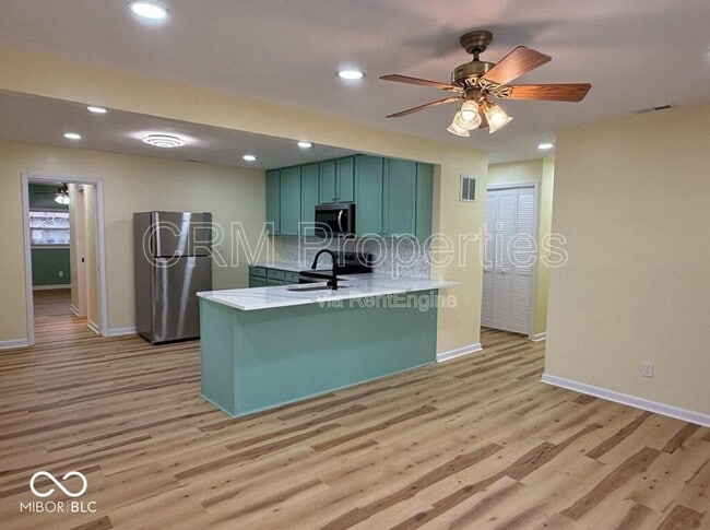 Building Photo - 806 Maumee Dr