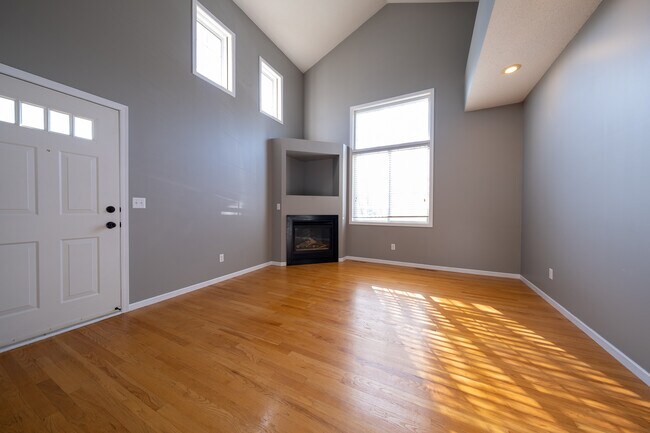 Building Photo - 8949 Olive Ln N