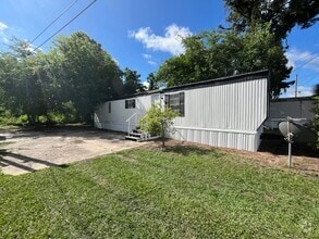 Building Photo - Colony Oaks Homes