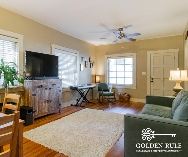 Photo - 221 SE 9 St House