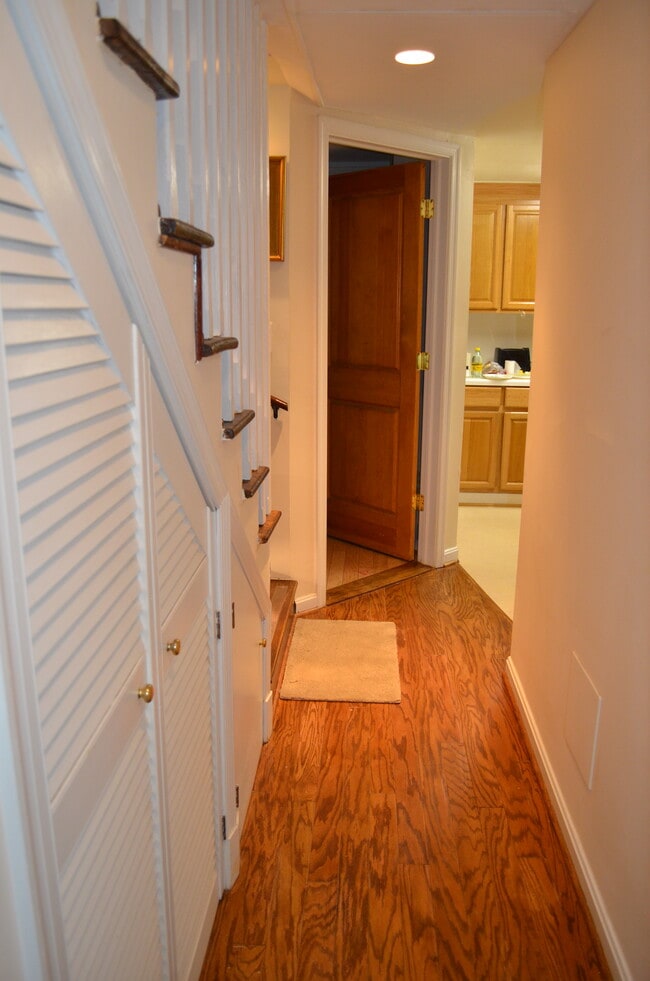 hall way to kitchenette - 407 Summers Dr Apartments
