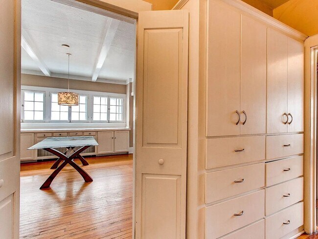 Foto del edificio - Charming Cheesman Park Duplex | 2 Bed / 2 Bath | Large Yard + Deck