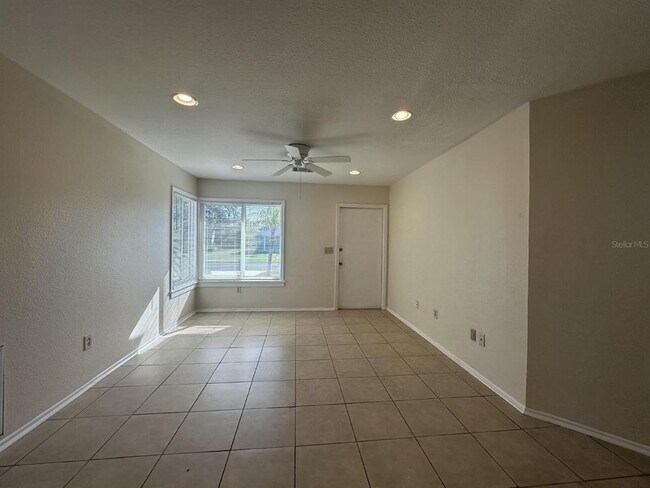 Foto del edificio - 5439 Kenwood Dr