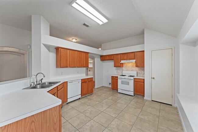 Foto del edificio - 14631 Englebrook Dr