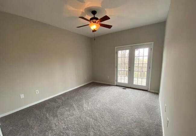 Building Photo - Charming Townhome in Ridgeland, MS