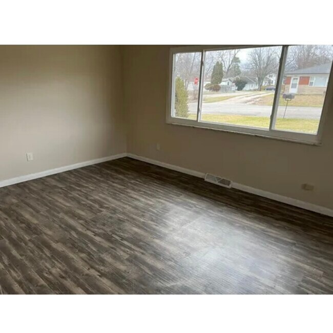 Living Room - 2440 W Marlene Dr
