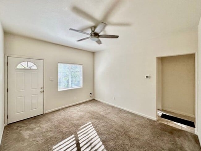 Building Photo - 326 Chamberlain Ave