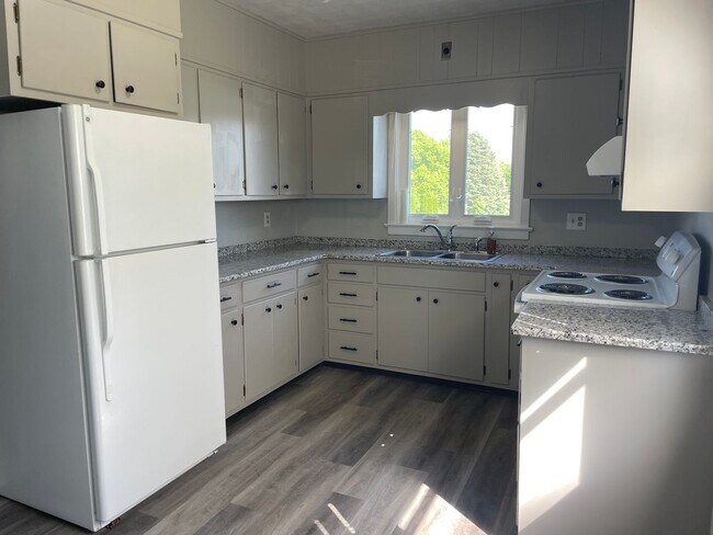 Foto del edificio - Charming NEWLY RENOVATED 2 Bedroom Apartme...