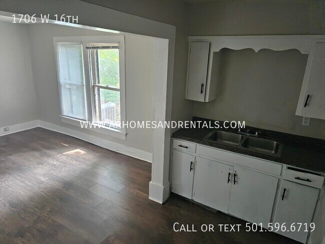 Foto del edificio - 1706 W 16th |$895 | 4 beds, 1 bath
