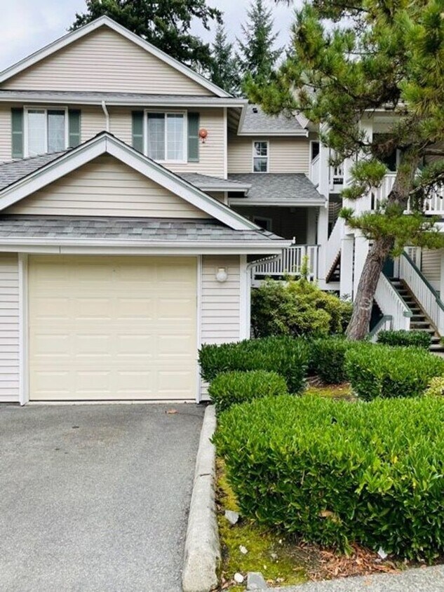 Primary Photo - 2 Bedroom Plus Den Townhome in Bothell!